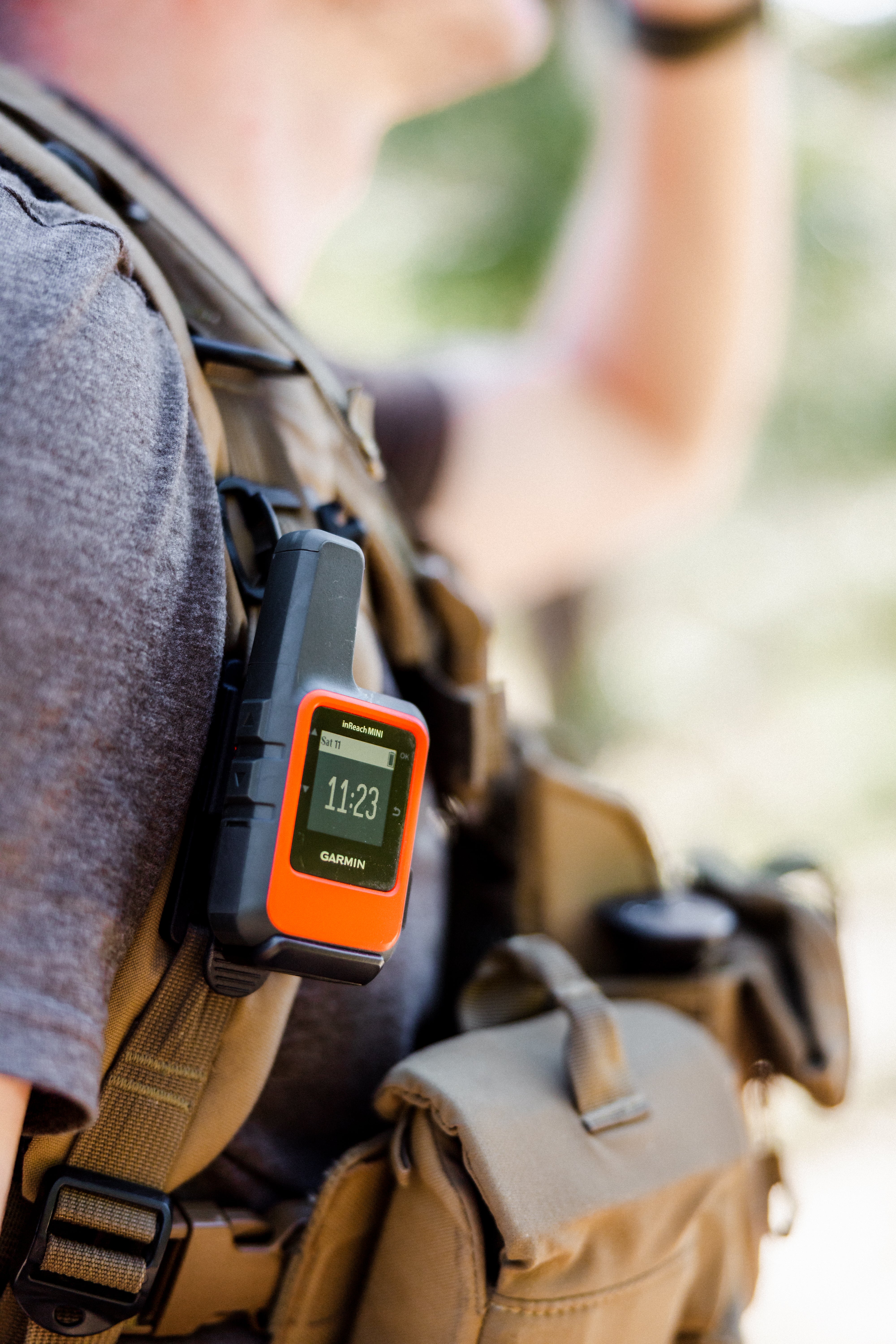garmin inreach mini backpacking Aziak Equipment Garmin Device Backpack Mount